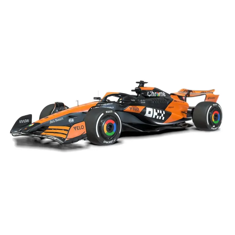 18-38214P Bburago Race - McLaren F1 MCL 38 #81 (Piastri) - Scala 1