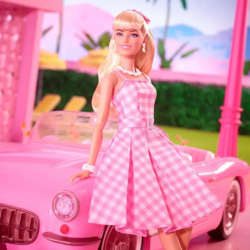 Barbie Bambola Il Film con Abito a quadretti Rosa - Mattel HPJ96