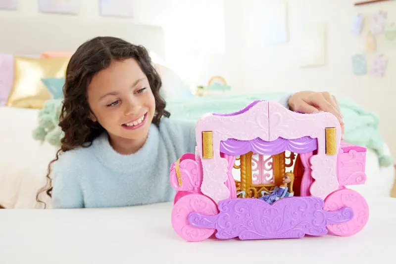 Disney Princess Castello Carrozza, playset trasformabile 2 in 1 con Principessa Aurora e accessori