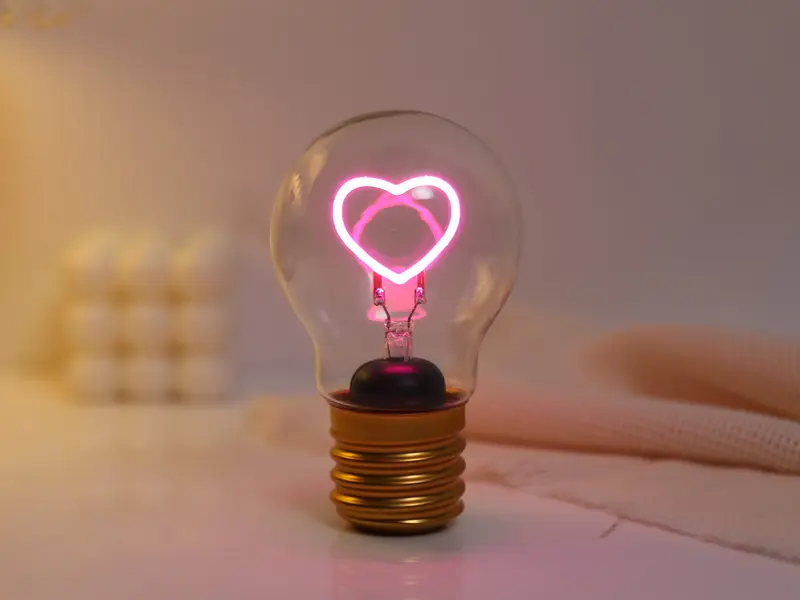 LAMPADA A FORMA DI LAMPADINA HEARTH