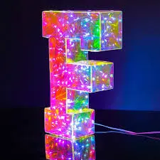 LAMPADA A LED LETTERA F