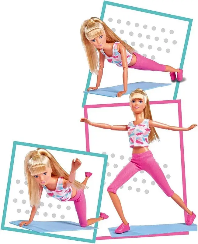 Steffi Love Sport Bambola 29cm in abbigliamento sportivo con corpo completamente mobile, tappetino sportivo
